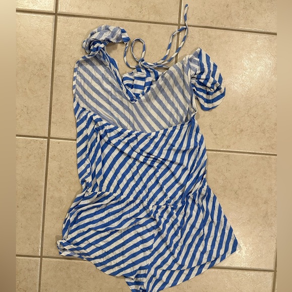 Victoria's Secret Romper, NWOT, Size S - Picture 3 of 4